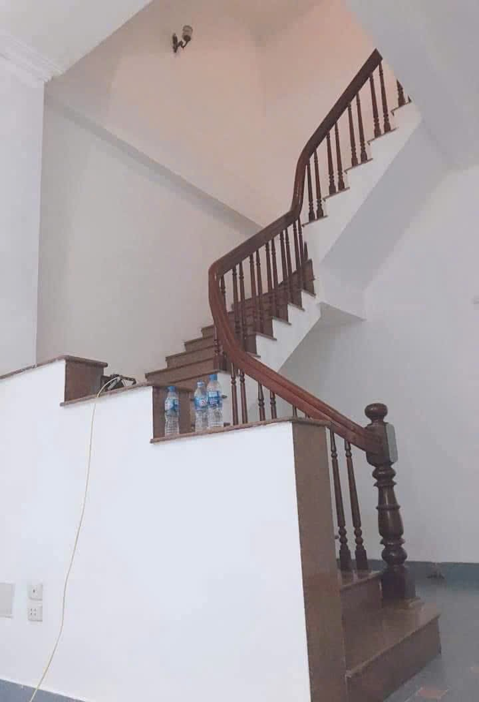 Nhà đẹp 5 tầng – Hoàng Quốc Việt – ô tô vào nhà