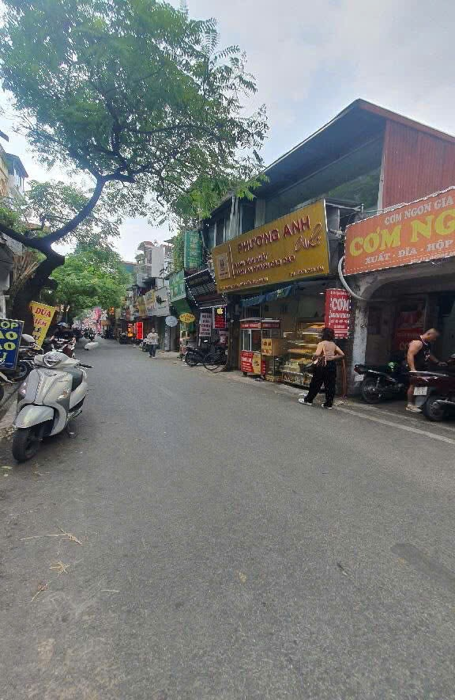 Nhà đẹp 4 tầng mặt phố Dương Quảng Hàm – diện tích 110m2 – 41 tỷ.