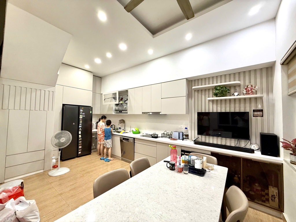 Nhà đẹp Lô góc - ô tô tránh Nguyễn Phong Sắc, Cầu Giấy