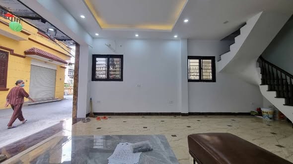 Nhà mới cực đẹp 6 tầng Lô góc Hoàng Quốc Việt, ở vs dịch vụ