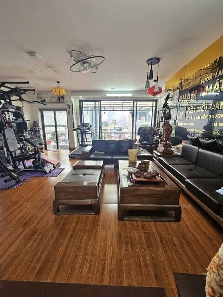 Nhà đẹp 7 tầng LÔ GÓC Hoàng Quốc Việt, ở vs kinh doanh, dịch vụ cực khủng