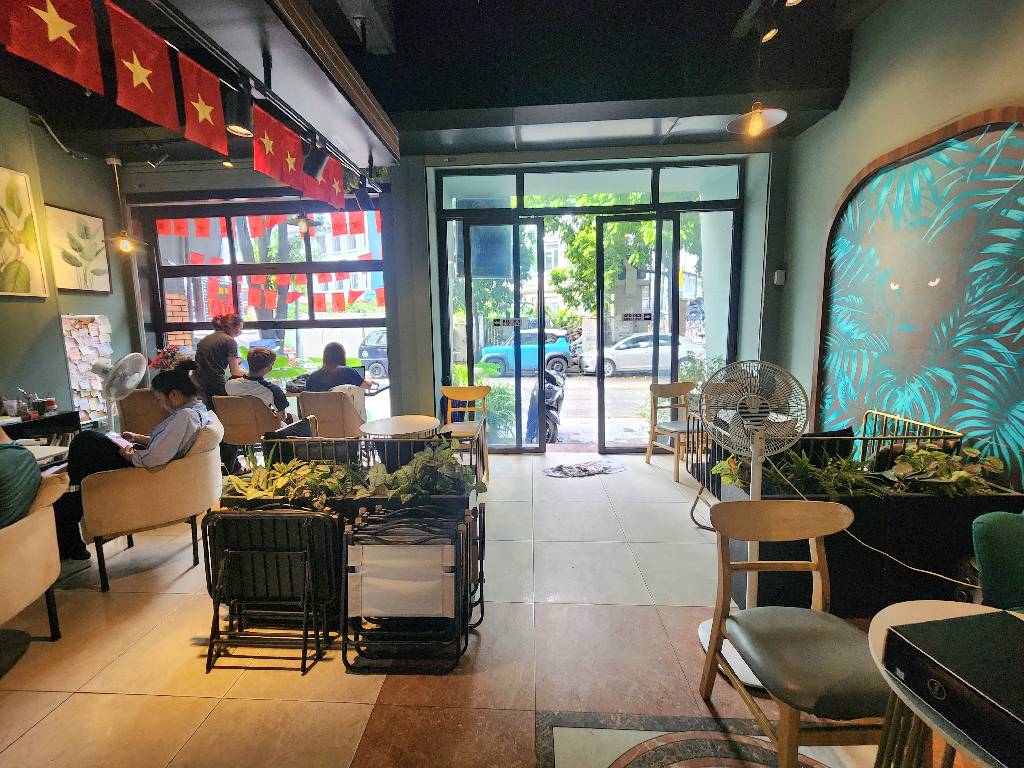 Tòa nhà Lô góc DV 34 phòng KK dòng tiền khủng, mặt phố Trần Quốc Vượng,Cầu Giấy, Hà Nội