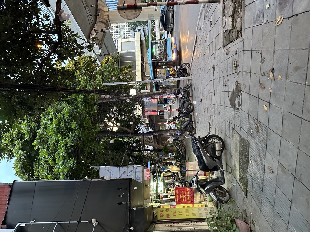 Nhà phố Cầu Giấy, 69_m2, hợp vừa ở vs kinh doanh, xây văn phòng