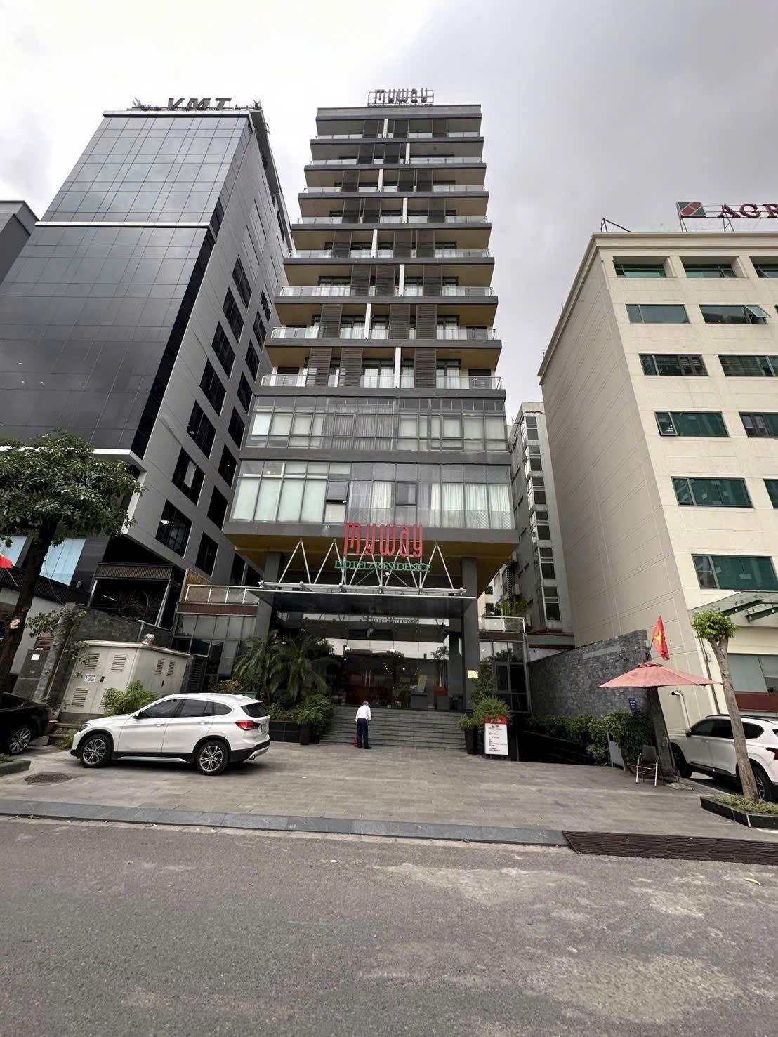 B.á.n Hotell đẳng cấp 5 sao, mặt phố Duy Tân Cầu Giấy Hà Nội