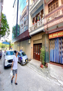 Nhà đẹp 5 tầng – Hoàng Quốc Việt – ô tô vào nhà