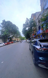 nhà đẹp 6 tấng - 45m2, mặt phố Trần Quốc Hoàn - Cầu Giấy