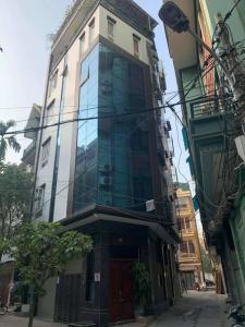 Nhà đẹp 7 tầng LÔ GÓC Hoàng Quốc Việt, ở vs kinh doanh, dịch vụ cực khủng