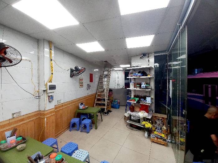 Nhà mặt phố kinh doanh đối diện Bến xe Nước Ngầm chỉ 3.x tỉ