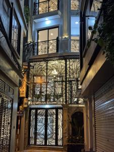 BÁN NHÀ CỔ LINH NHÀ 7 TẦNG THANG MÁY