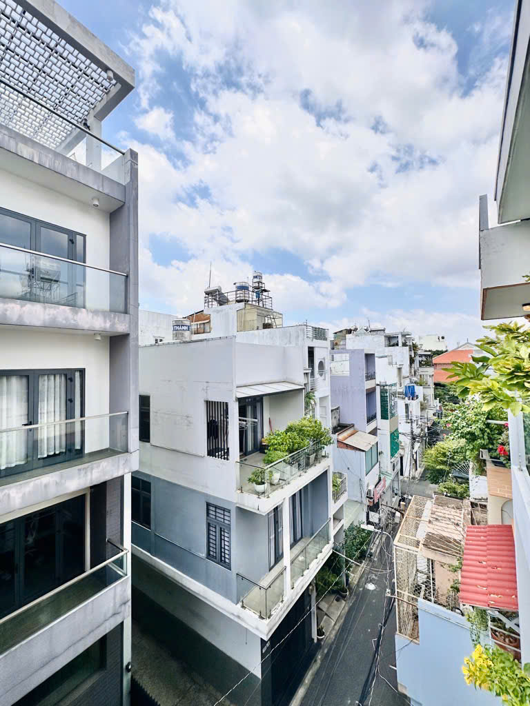 SÁT MẶT TIỀN - HXH HUỲNH VĂN BÁNH - PHÚ NHUẬN - NHÀ MỚI ĐẸP VỪA Ở VỪA KD – GIẢM CÒN 10.X TỶ