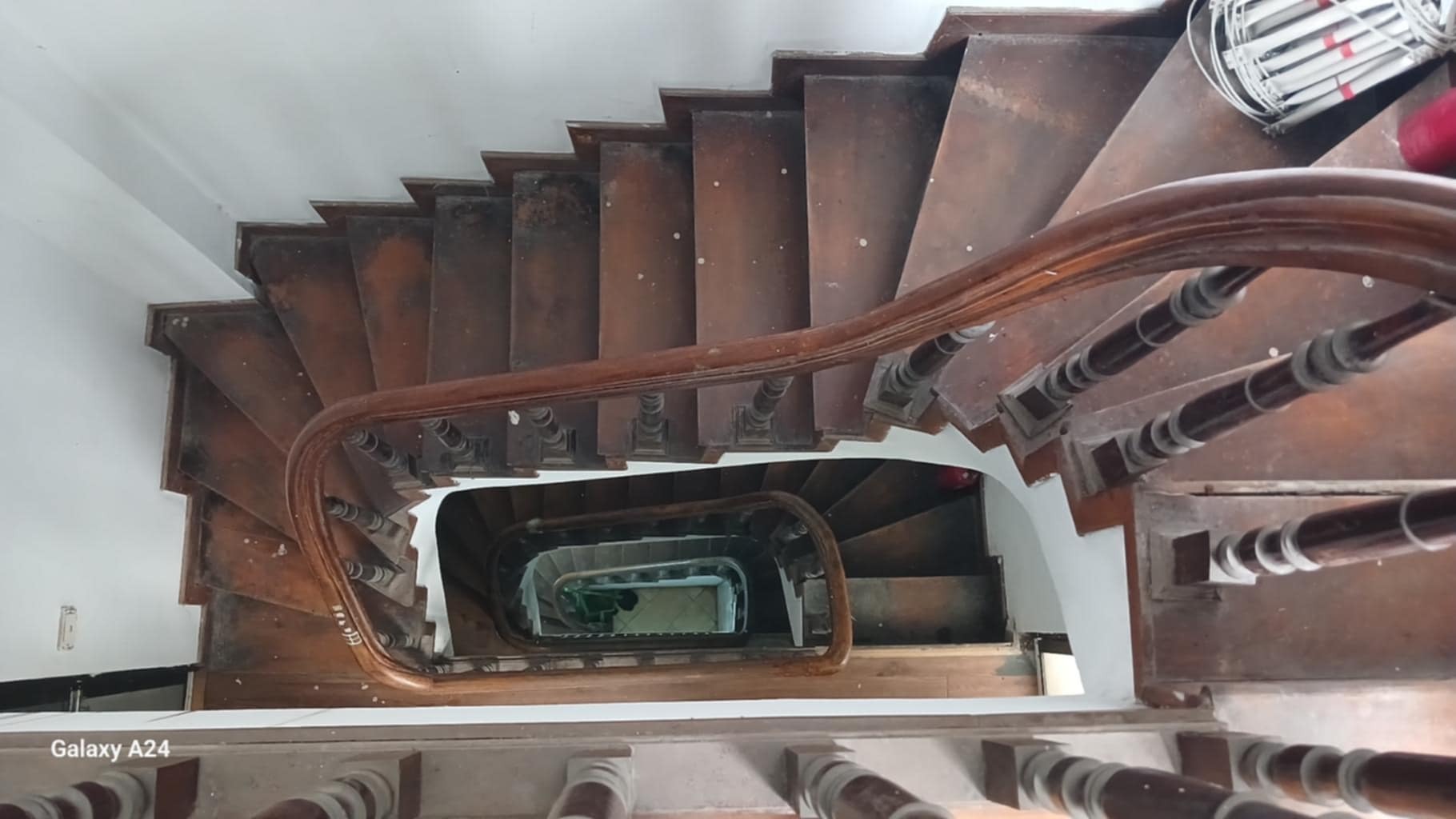 Hiếm Có Khó Tìm
