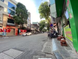 Bán nhà Phố Đỗ Ngọc Du - Hai bà trưng 8m2x2t view hồ hai bà giá chào 4tỷ6