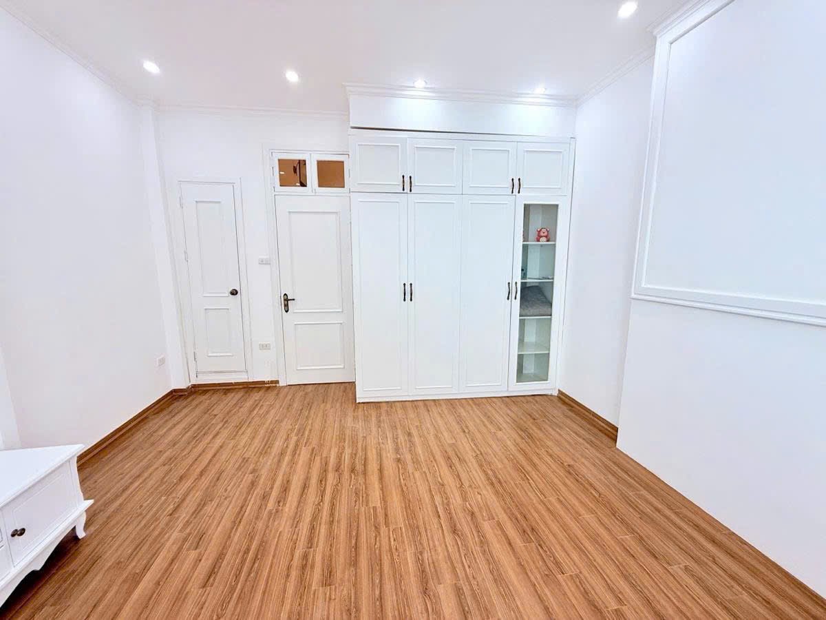 bán nhà phố Đào Tấn, Cạnh công viên 3 bước tới trường học cấp 1,2 60m2 chỉ 4.1 tỉ