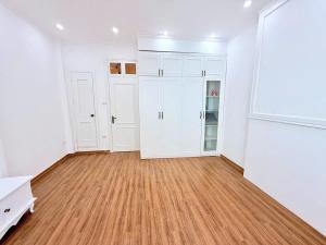 bán nhà phố Đào Tấn, Cạnh công viên 3 bước tới trường học cấp 1,2 60m2 chỉ 4.1 tỉ