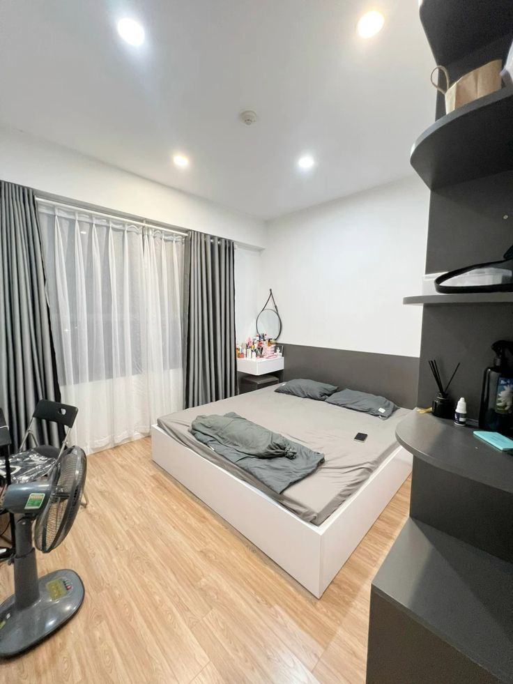 Bán nhà Ngụy Như Kon Tum, ngõ ô tô tránh, kinh doanh tốt, 40m2, 15.X tỷ