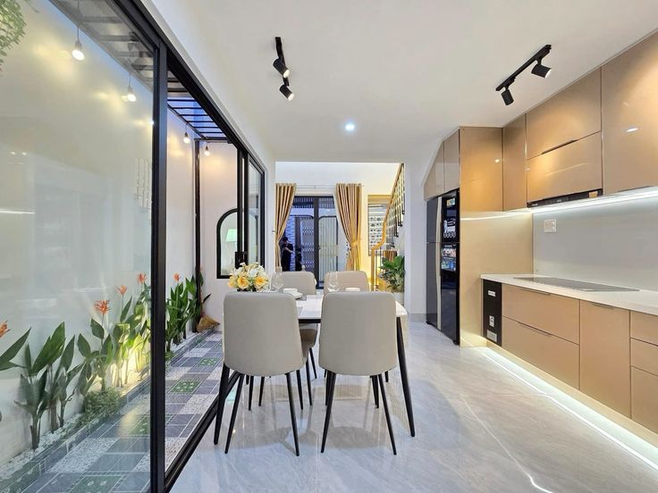 PHỐ HOÀNG NGÂN - KHÔNG CẦN XEM GIÁ - 37M2 - HOT QUÁ HOT QUÁ