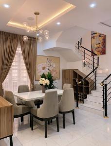 NGÕ HẠ ĐÌNH - NHÀ SIÊU ĐẸP - 42M2 - 4,5 T - 8.X TỶ