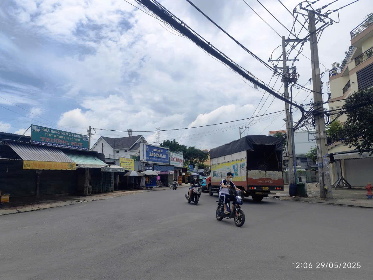 Bán nhà và đất giá rẻ