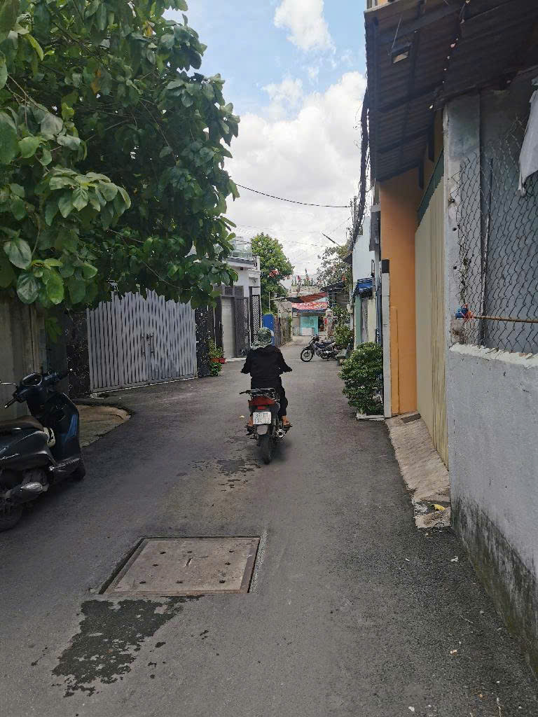 nhà tặng đất bán