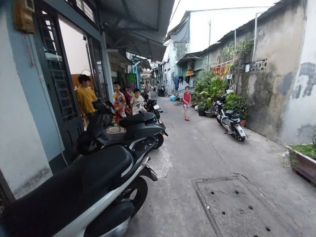 bán nhà đông hưng thuận