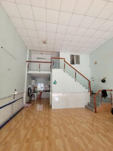 Bán nhà gần ngã 3 đông quang