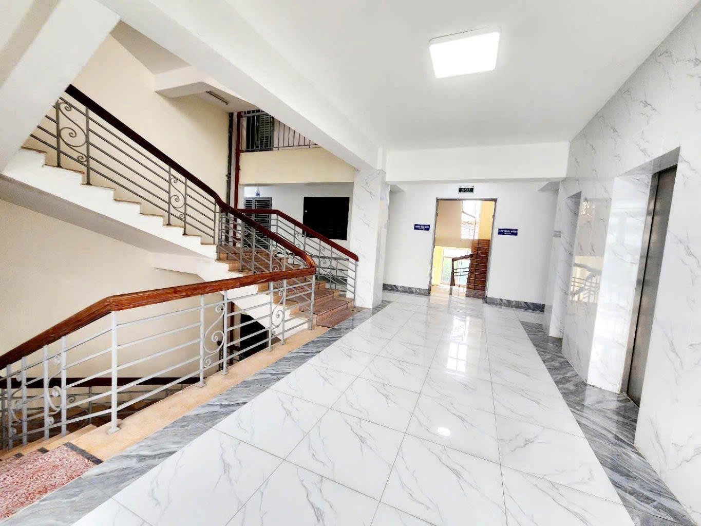 LÔ GÓC CỰC ĐẸP – TÒA B4 KĐT MỸ ĐÌNH 1 – VIEW MẶT PHỐ HÀM NGHI . NHỈNH 5 TỶ