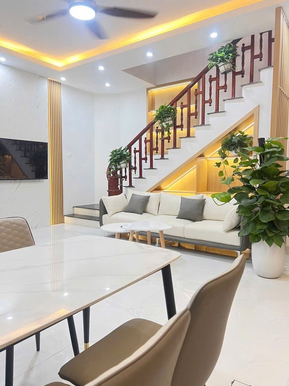 Bán nhà đẹp,tiện ích ngập tràn.khu vực dân cư văn hoá.