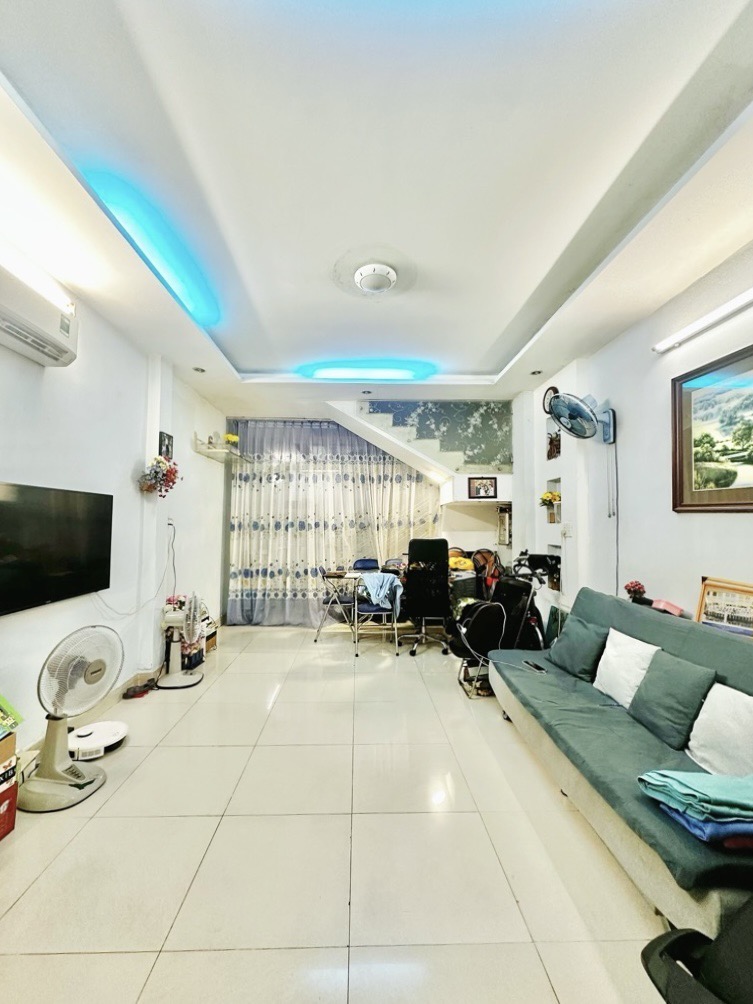  HÀNG HIẾM HẺM XE HƠI 6M KHU TRUNG TÂM SÁT QUẬN 1 