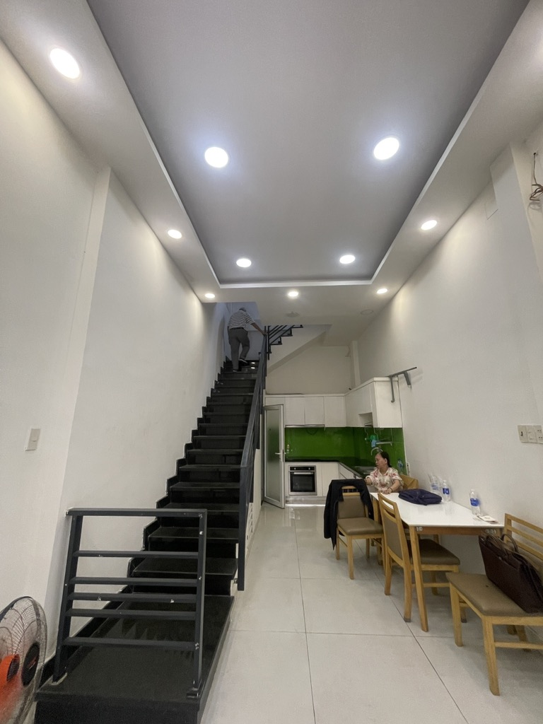 BÁN NHÀ QUẬN 5 - LÊ HỒNG PHONG - MỚI ĐẸP SANG TRỌNG - CHỈ NHỈNH 8 TỶ - 4 TẦNG