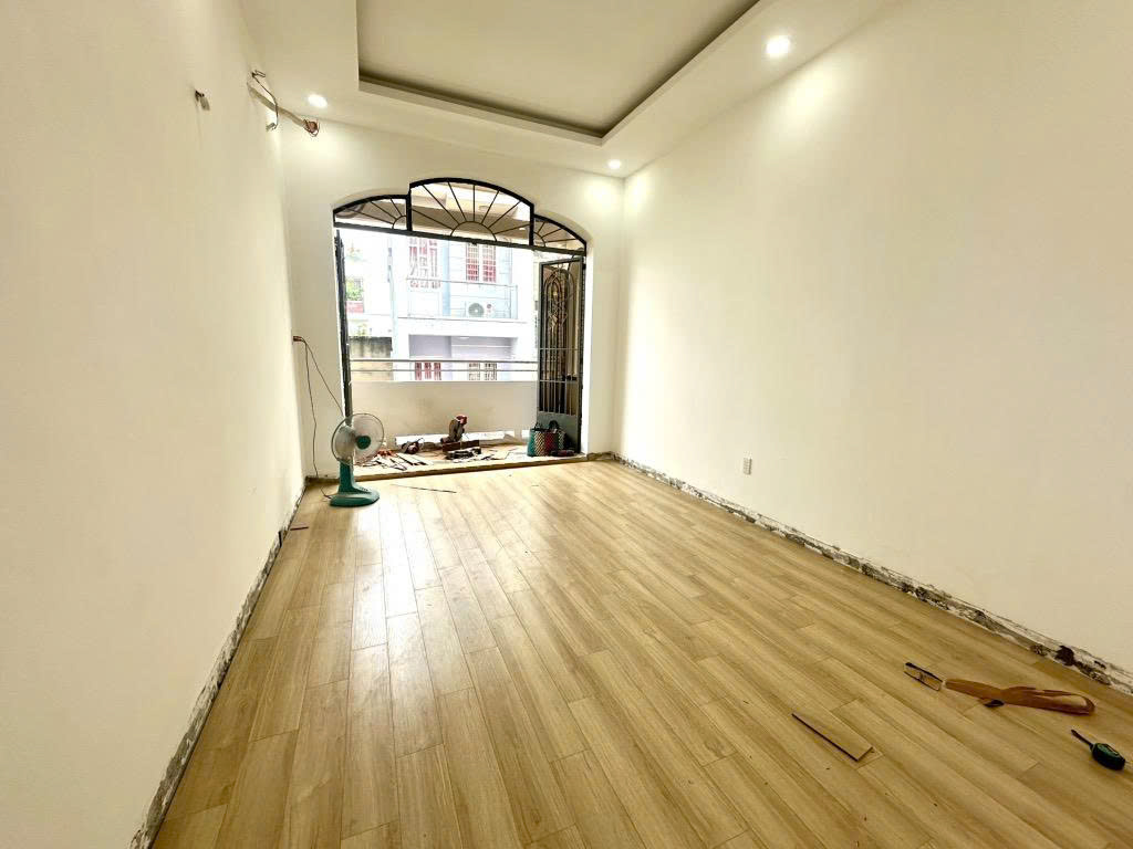 CẦN BÁN NHÀ QUẬN 11 - 3 TẦNG MỚI ĐẸP - CHỈ HƠN 6 TỶ - HẺM Ô TÔ GẦN MẶT TIỀN