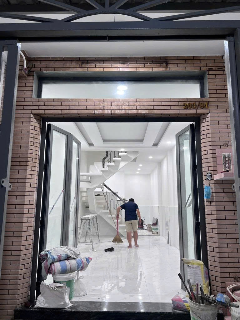 CẦN BÁN NHÀ QUẬN 11 - 3 TẦNG MỚI ĐẸP - CHỈ HƠN 6 TỶ - HẺM Ô TÔ GẦN MẶT TIỀN