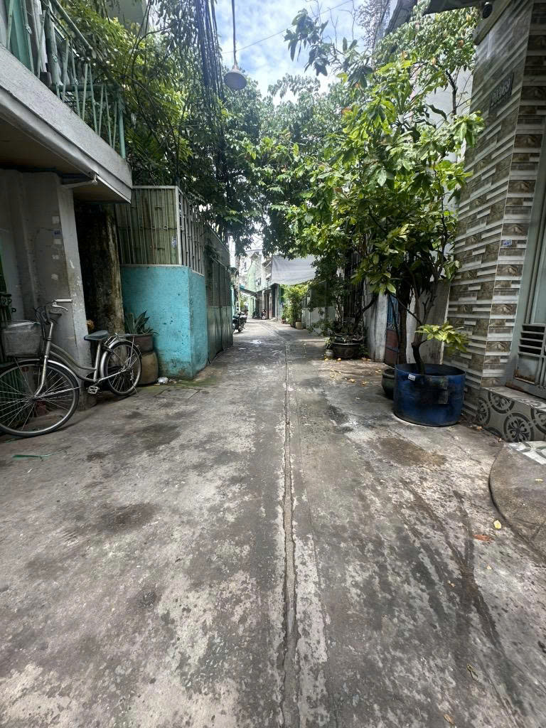 BÁN NHÀ QUẬN 11 - CHỈ HƠN 6 TỶ - 3 TẦNG MỚI ĐẸP - HẺM Ô TÔ GẦN MẶT TIỀN