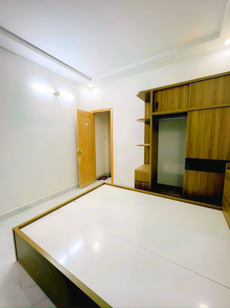BÁN NHÀ NGUYÊN CĂN- XE HƠI TRÁNH NHAU- GIÁ RẺ CHỈ 3,88 TỶ- GẦN CHỢ PHÚ XUÂN- THUẬN TIỆN DI CHUYỂN QUA CÁC QUẬN