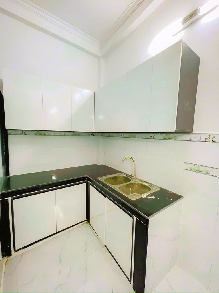 BÁN NHÀ NGUYÊN CĂN- XE HƠI TRÁNH NHAU- GIÁ RẺ CHỈ 3,88 TỶ- GẦN CHỢ PHÚ XUÂN- THUẬN TIỆN DI CHUYỂN QUA CÁC QUẬN
