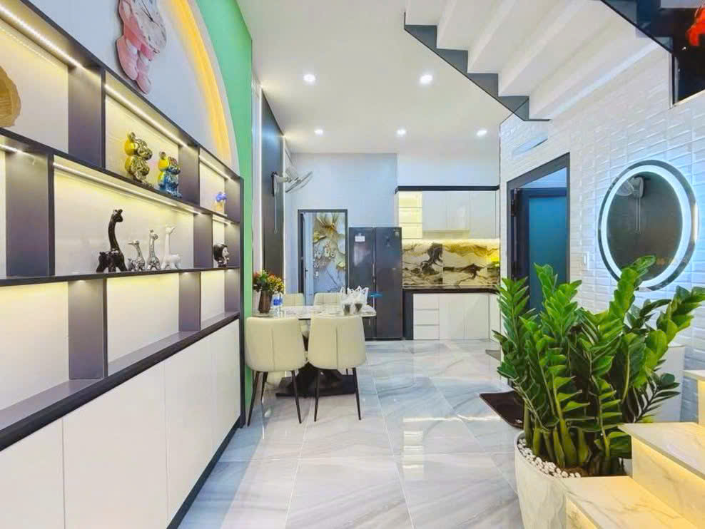 BÁN GẤP NHÀ PHỐ 51M2- HUỲNH TẤN PHÁT- ĐƯỜNG XE HƠI 2 CHIỀU- GIÁ CHỈ 5.35 TỶ- TẶNG FULL NỘI THẤT.