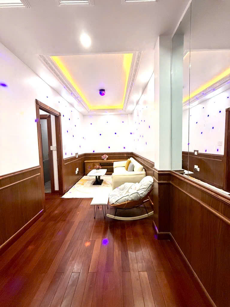 BÁN NHÀ MẶT TIỀN 9M- 4 TẦNG- ĐÀO TÔNG NGUYÊN- KẾ BÊN CHỢ PHÚ XUÂN- 90M2- GIÁ 7,6 TỶ THƯƠNG LƯỢNG.
