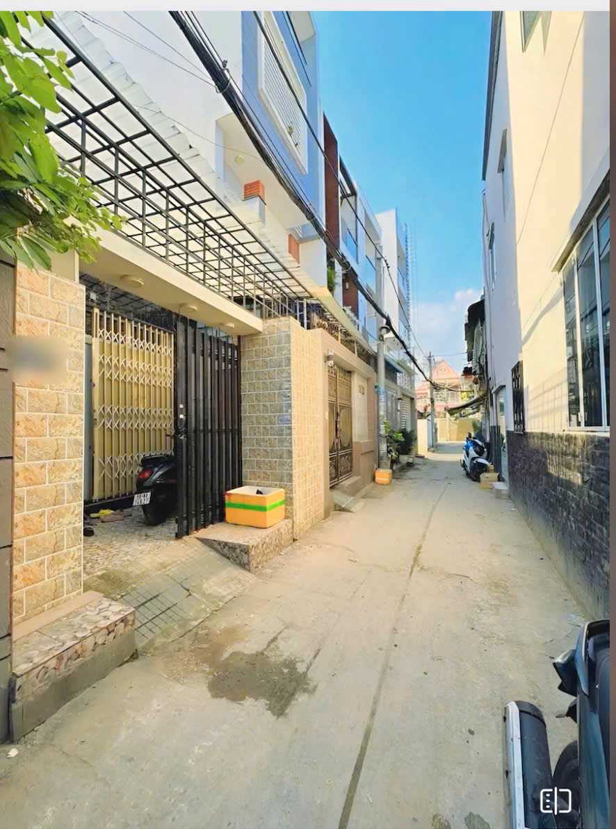 CẦN BÁN GẤP NHÀ CẤP 4- MẶT TIỀN 6.1M- LÔ NHÌ HUỲNH TẤN PHÁT- KẾ BÊN LÂM VĂN BỀN- GIÁ RẺ 4.65 TỶ THƯƠNG LƯỢNG CHÍNH CHỦ.