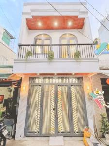 BÁN GẤP NHÀ PHỐ 51M2- HUỲNH TẤN PHÁT- ĐƯỜNG XE HƠI 2 CHIỀU- GIÁ CHỈ 5.35 TỶ- TẶNG FULL NỘI THẤT.