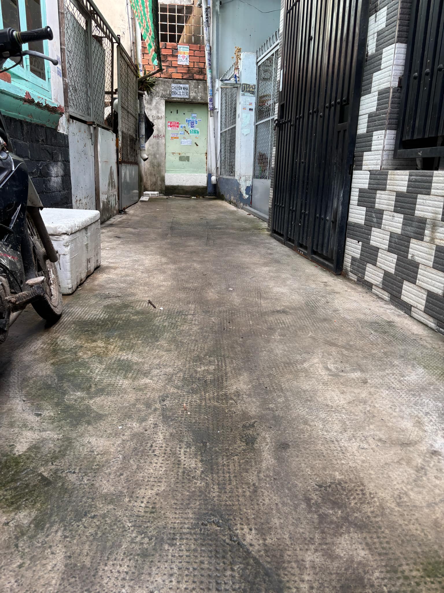 NHÀ ĐẸP G.IÁ TỐT – SÁT HẺM XE HƠI – GẦN GÒ VẤP