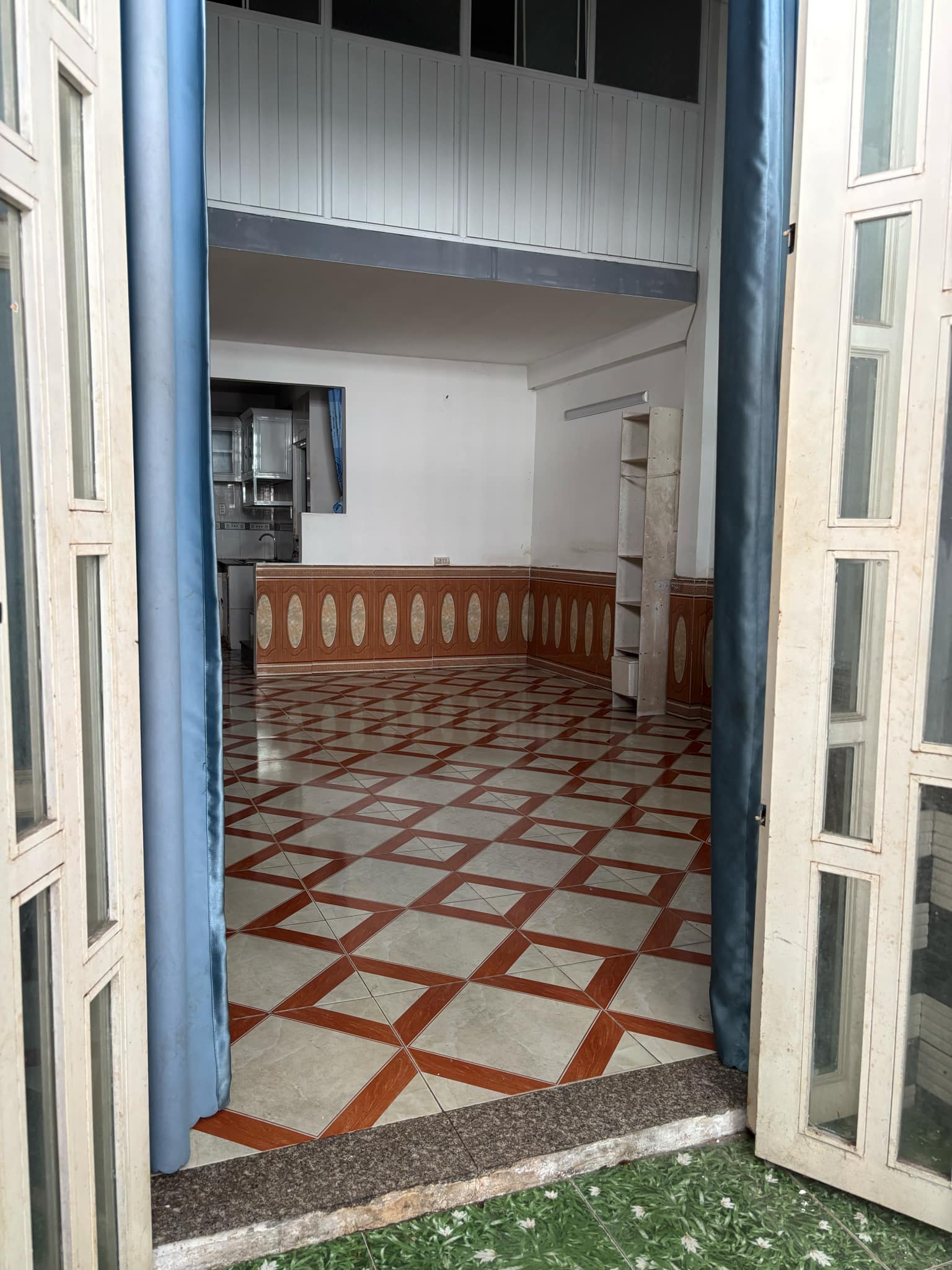 NHÀ ĐẸP G.IÁ TỐT – SÁT HẺM XE HƠI – GẦN GÒ VẤP