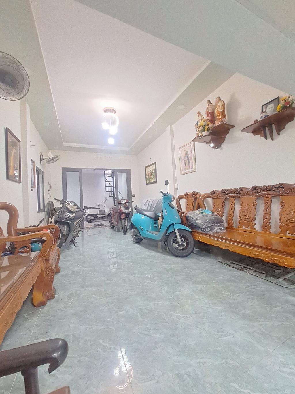 98M2 SÁT BÊN CHỢ CẦU GẦN QL1 CHỈ VỚI 4,5 TỶ