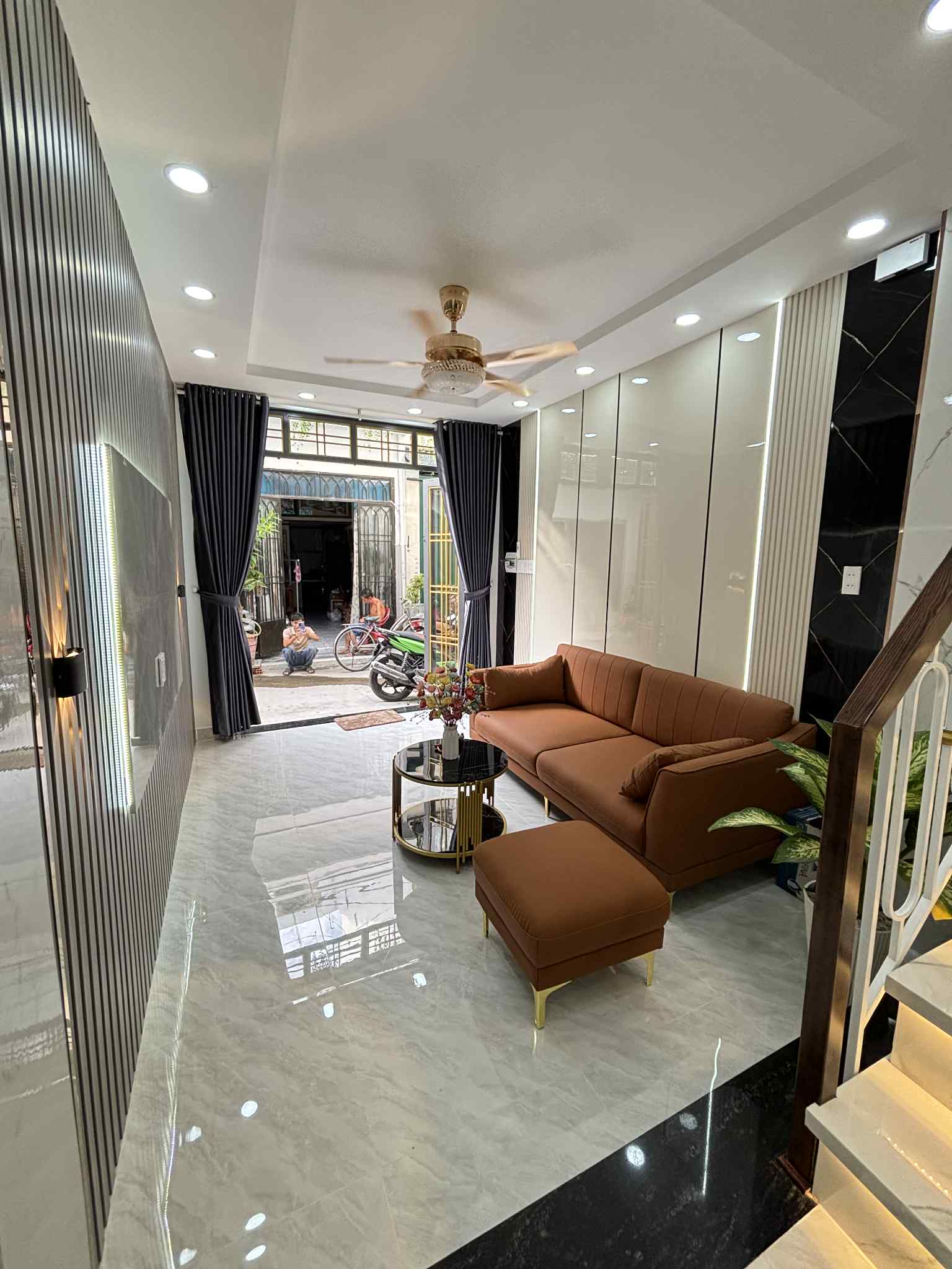 NẰM KỀ CÔNG VIÊN LÀNG HOA_FULL NỘI THẤT_CHỈ 4,2TỶ
