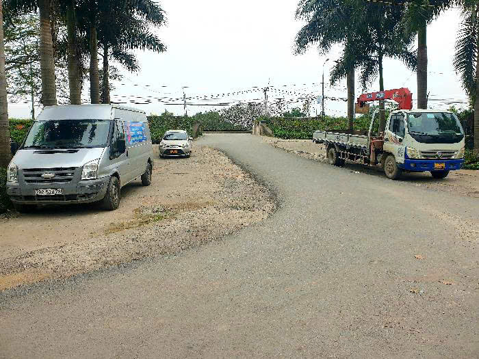 Bán NHà tặng đất.