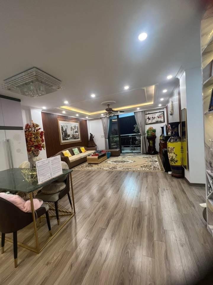 Bán nhà Long Biên , 4 tầng xây mới giá 8tỷ