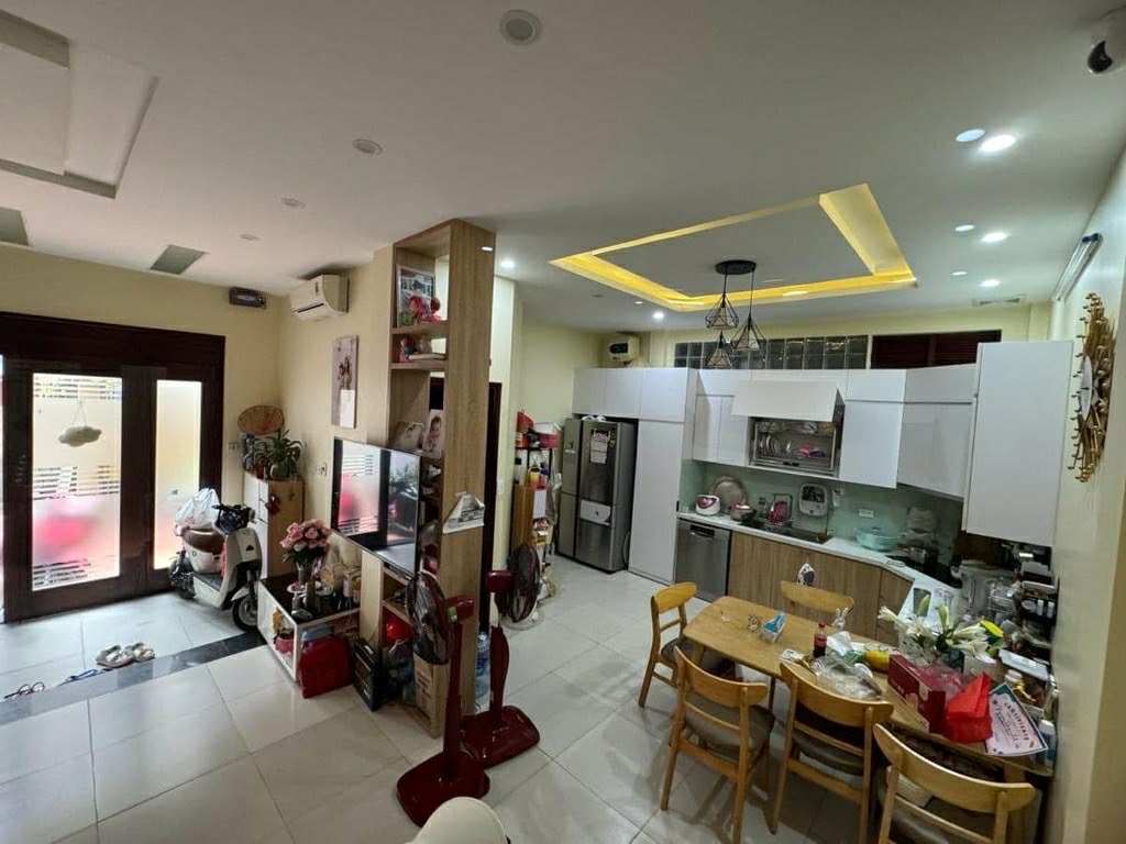 BÁN NHÀ MẶT PHỐ THÁI HÀ, 25M2, SĐCC, GIÁ SIÊU TỐT