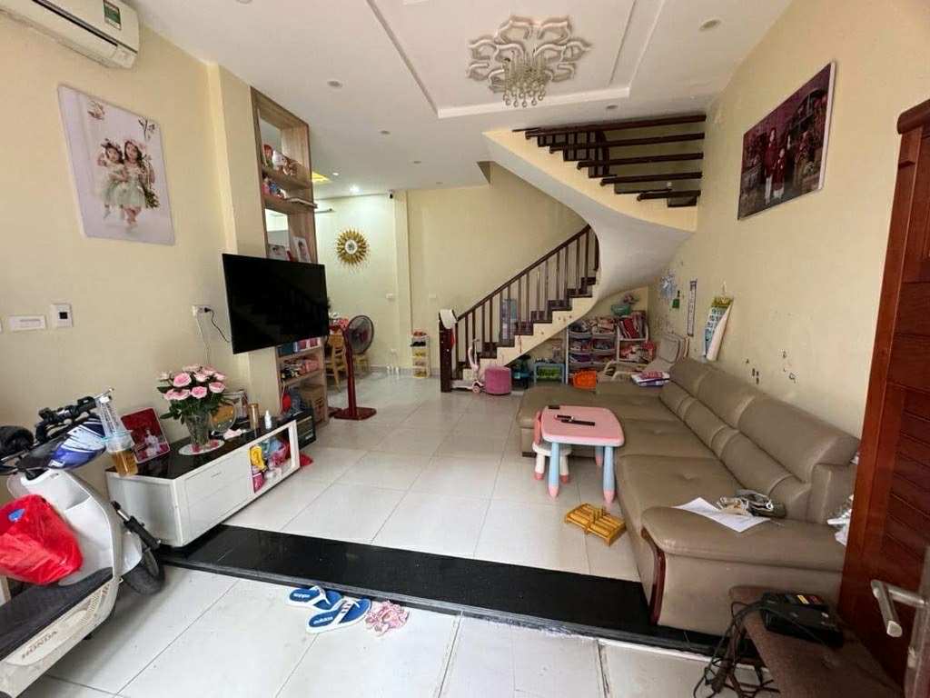 BÁN NHÀ MẶT PHỐ THÁI HÀ, 25M2, SĐCC, GIÁ SIÊU TỐT