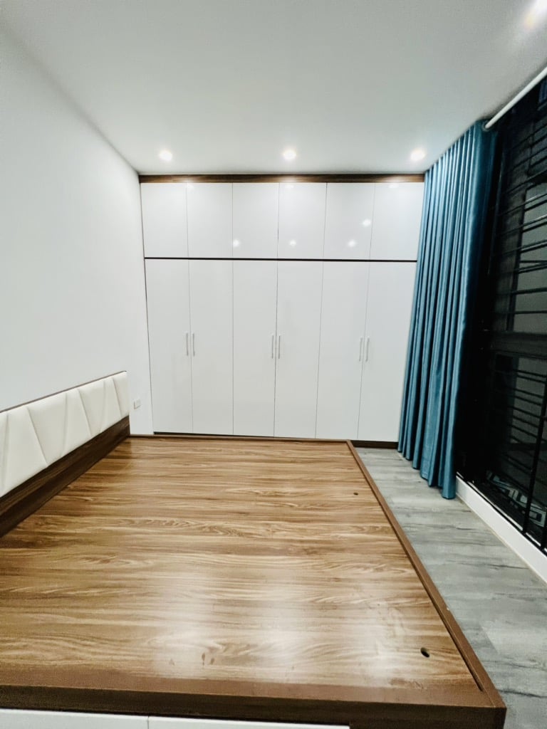 Bán Nhà: Phường Hàng Bột,MT :4.6m ,6.85 tỷ