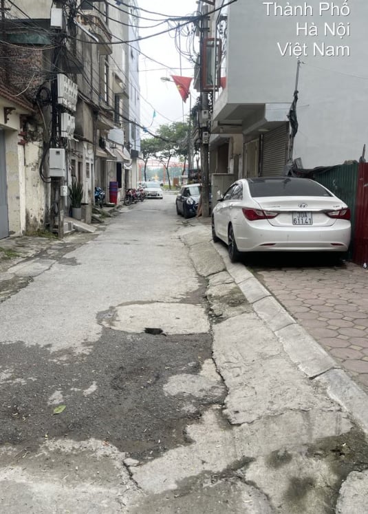 NHÀ ĐẸP Ở LUÔN - 3 bước ra Hồ Ba Mẫu ,7 bước ra công viên Thống Nhất . 34m2 : 3,X Tỷ