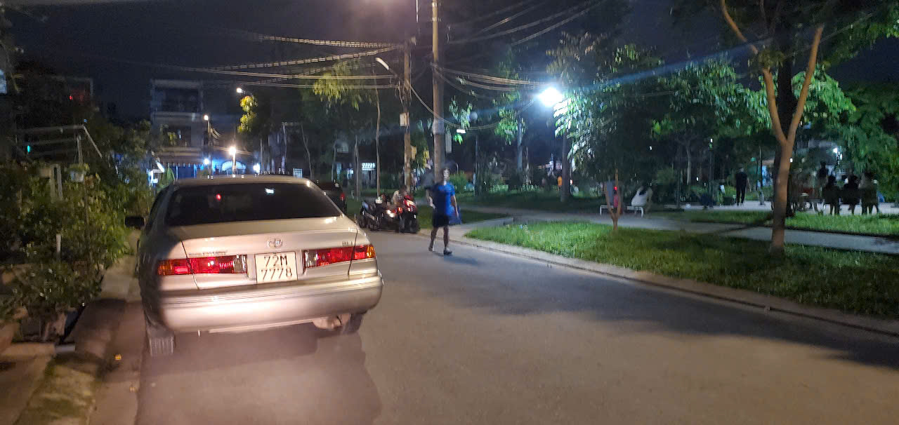 nhỉnh 4 tỷ 93m2  gần ngã tư thủ đức ngay Hoàng Diệu 2 dọn vào ở ngay
