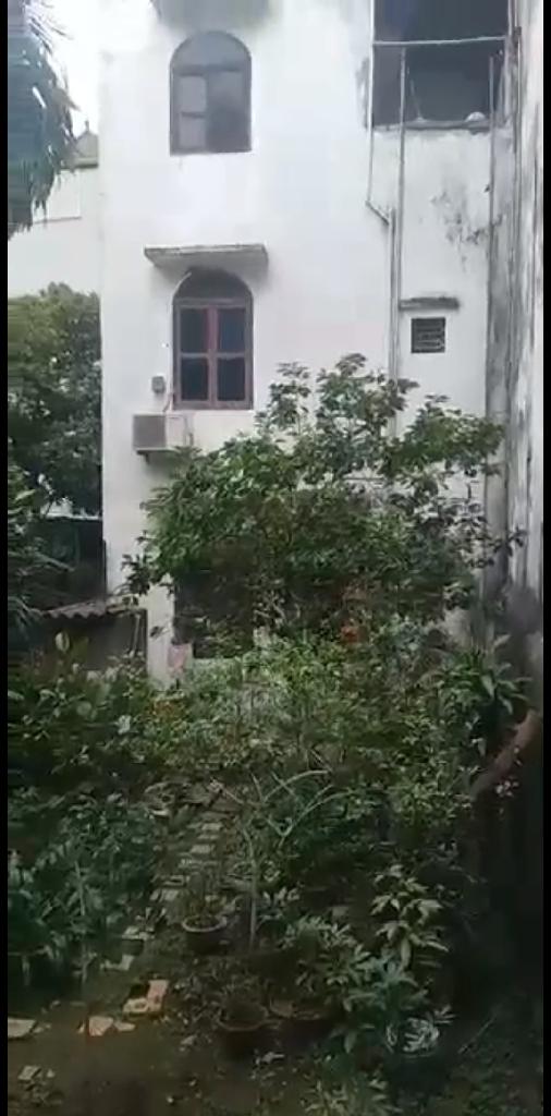 Bán nhà trả nợ Phố Chính Kinh Ngõ TO THOÁNG RỘNG Dt 90m2 Giá 5,2 tỷ.